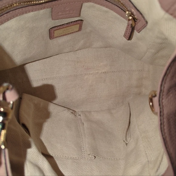 Authentic Gucci Pebbled Calfskin Medium Soho Shoulder Bag Camelia - Picture 9 of 16